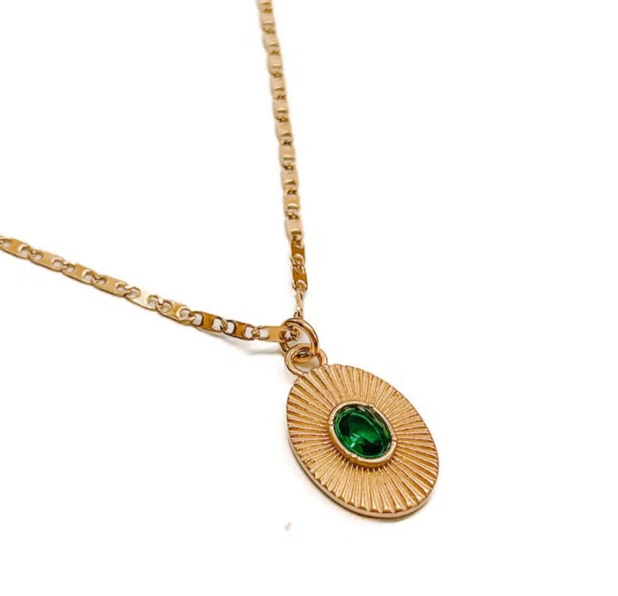 Jewelry Contessa | Contessa Sunburst Oval Pendant Necklace