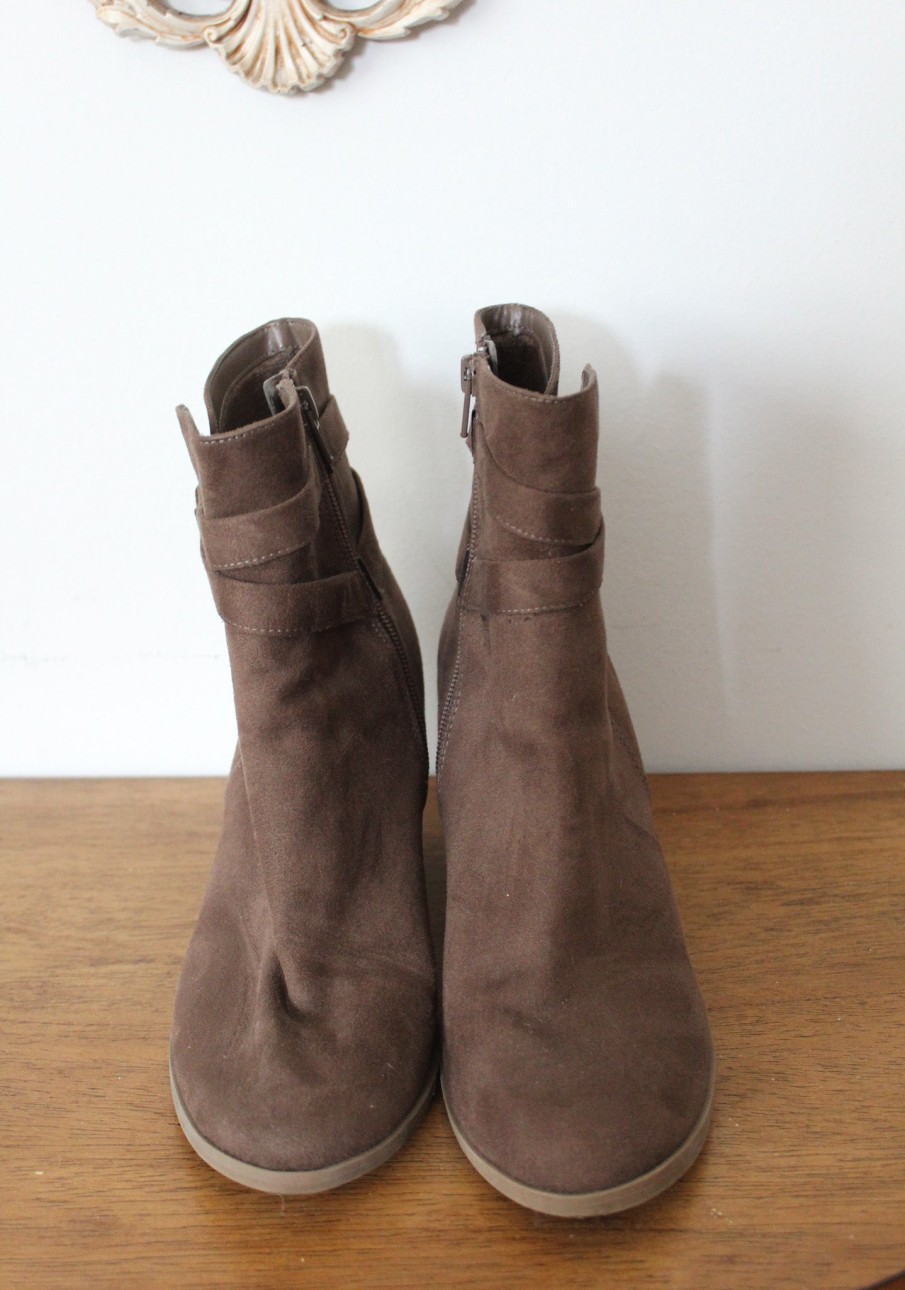 Curated Collections AMERICAN | American Eagle Brown Ankle Boots